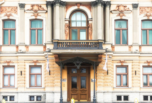 Современное окно в объектах культурного наследия: как инвестору соблюсти требования органов охраны ОКН и не потерять миллионы